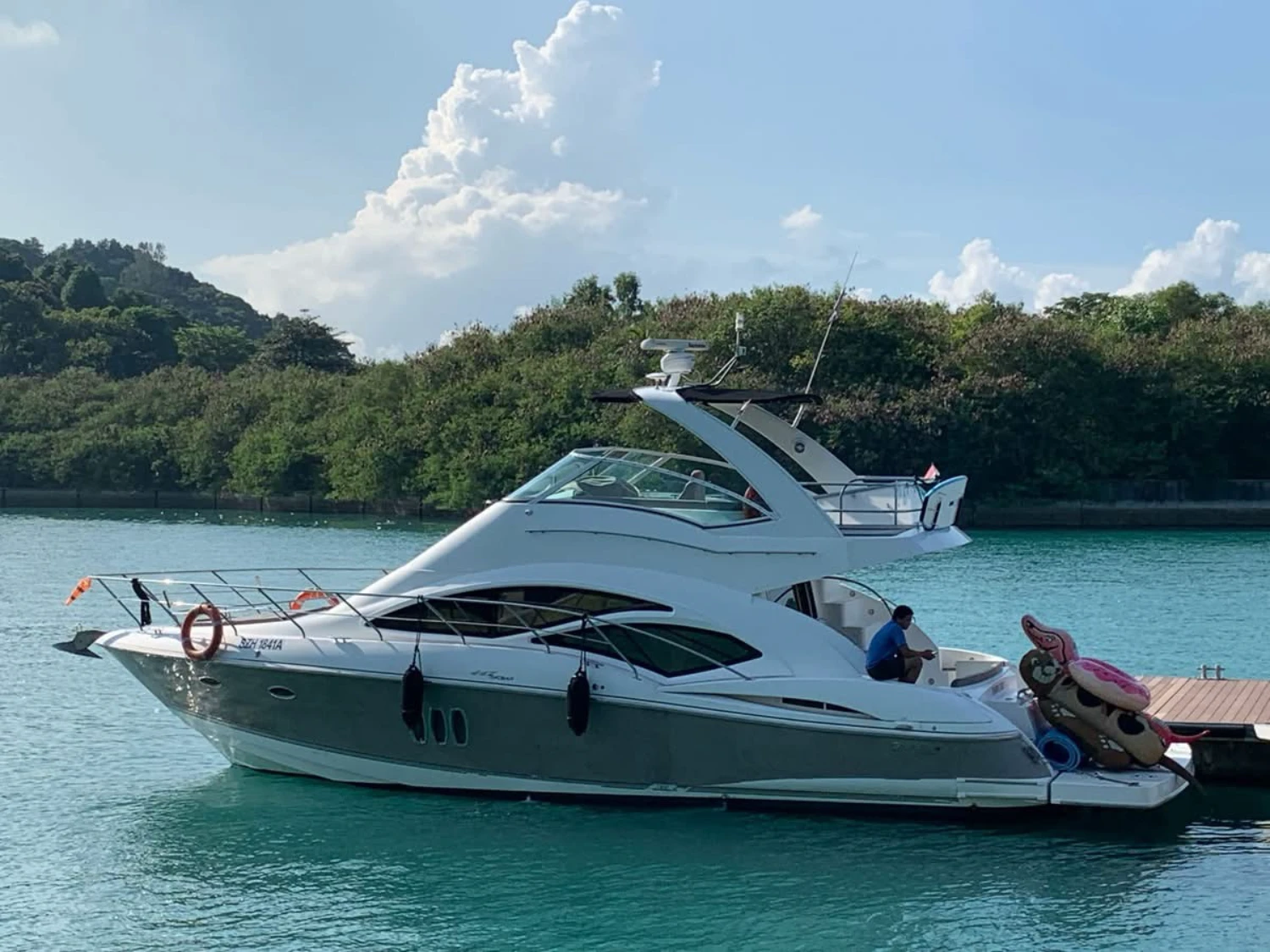 2012 Cruisers Yacht 447