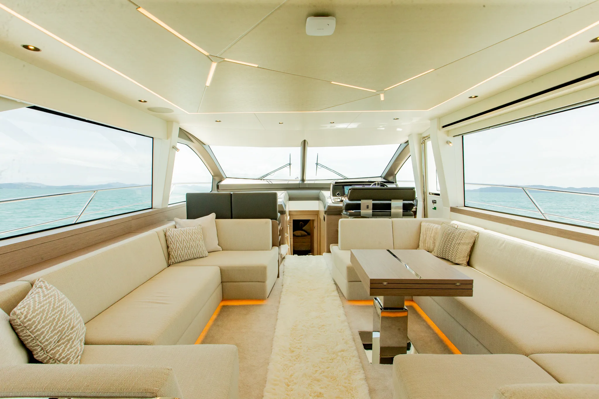 2025 Sunseeker Manhattan 68 | Pre-Owned Luxury Yacht for Sale